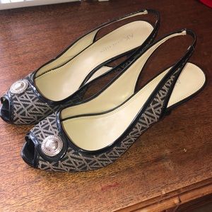 Anne Klein Black and Tan Heels